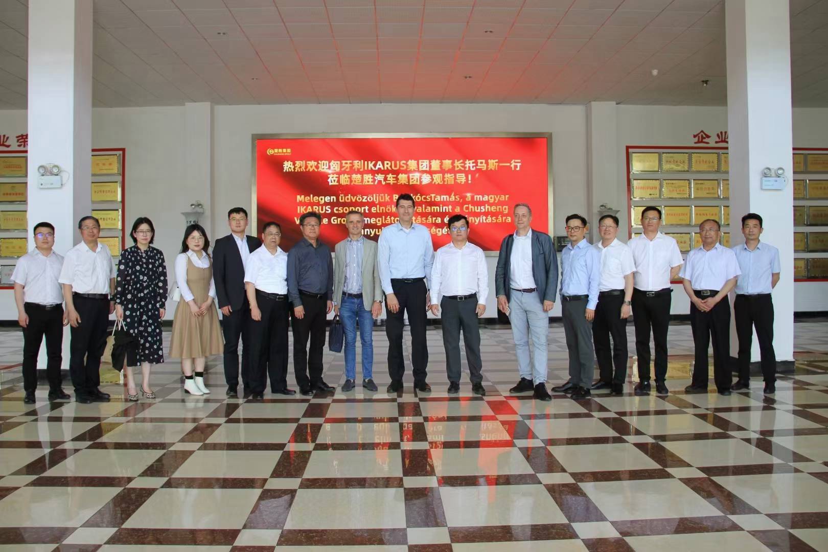 中?中國(guó)?車&中城?業(yè)工?集?迎團(tuán)?來?歐了?州最大、最牢?友固?好?合的?作商【伊卡?斯魯?集團(tuán)】托?斯馬?董事?一長(zhǎng)?行?察考?團(tuán)